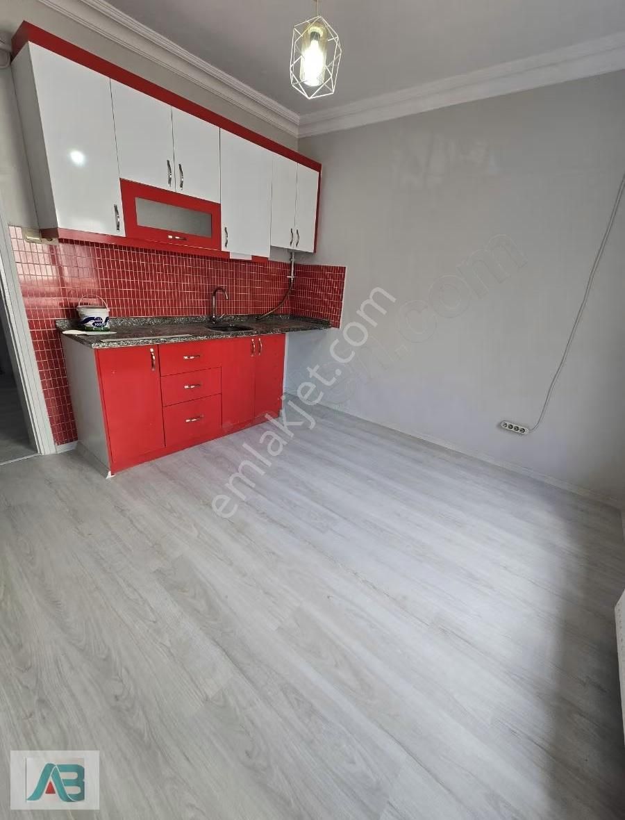 Ümraniye Atatürk Mahallesinde Giriş Kat 2+1 Daire - Görsel 18