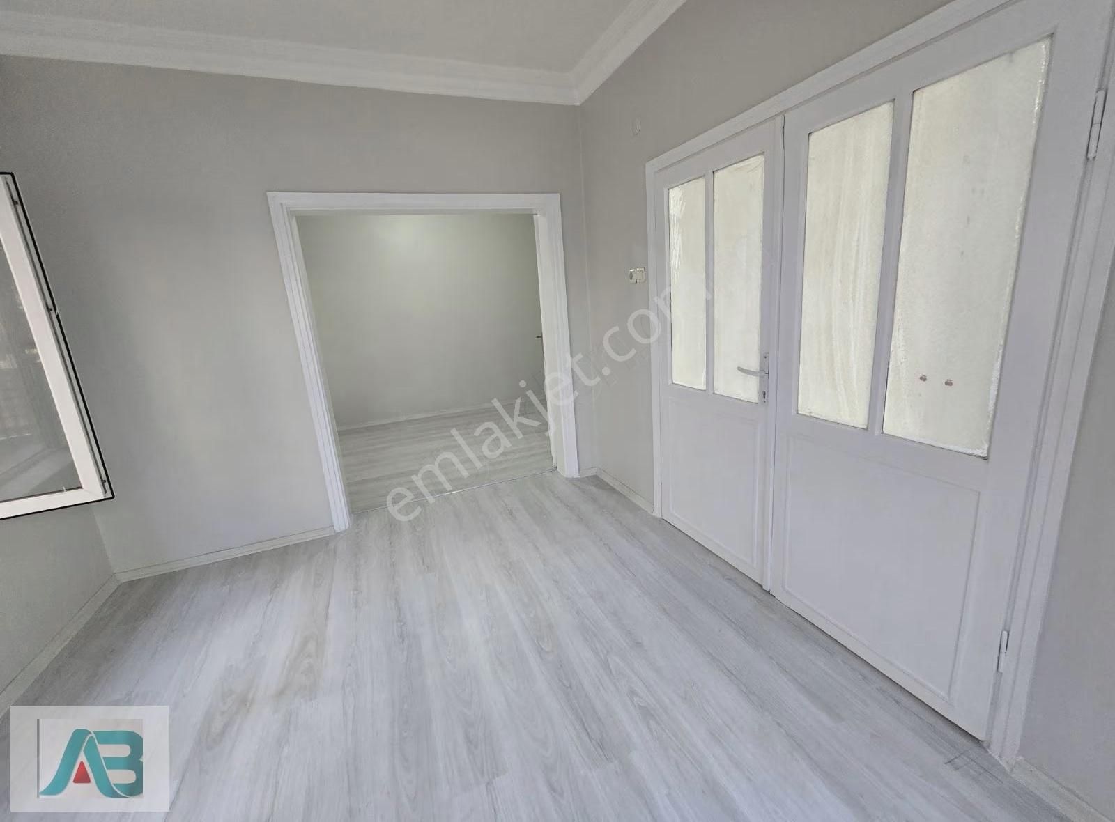 Ümraniye Atatürk Mahallesinde Giriş Kat 2+1 Daire - Görsel 4