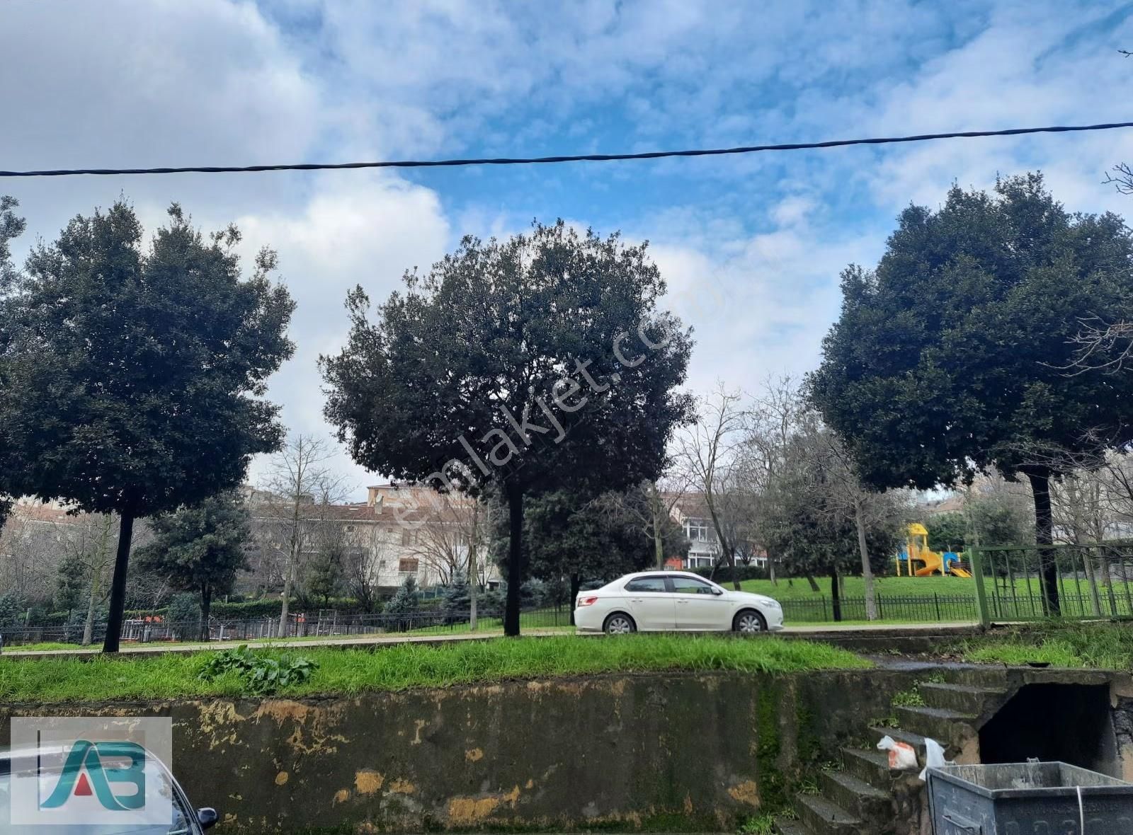 Ümraniye Armağanevler'de Metro'ya Yakın 2+1 Satılık Daire - Görsel 15