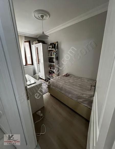 Çarşıya Yakın 2 + 1 Kombili Asansörlü Geniş Arakat Daire - Görsel 5