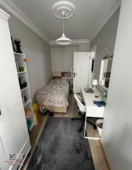 Çarşıya Yakın 2 + 1 Kombili Asansörlü Geniş Arakat Daire - Görsel 4