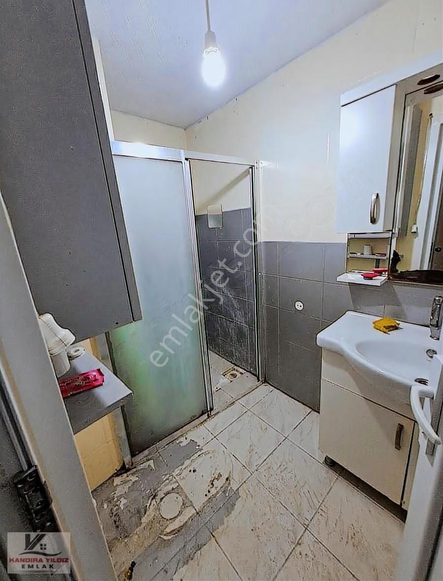 Namık Kemalde Kat İrtifaklı 2 + 1 İçi Boş 90 M2 Satılık Daire - Görsel 8
