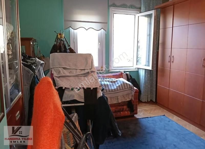 Cumhuriyet Mah.de Emek Sitesinde 3+1 160 M2 2.kat Daire - Görsel 12