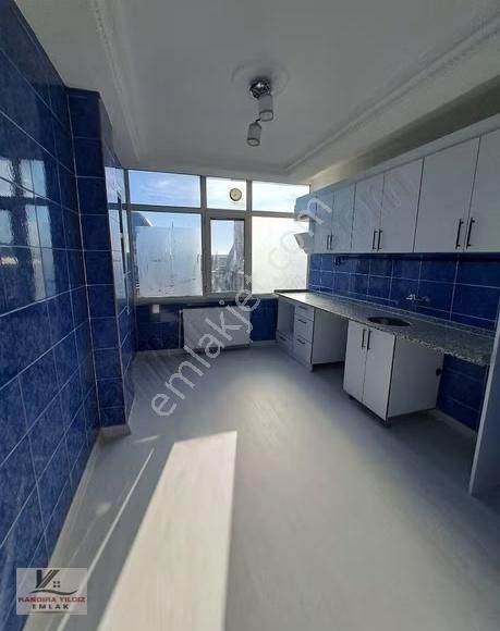 Çarşıya Çok Yakın 2 + 1 Kombili Sıfırlanmış Arakat Daire