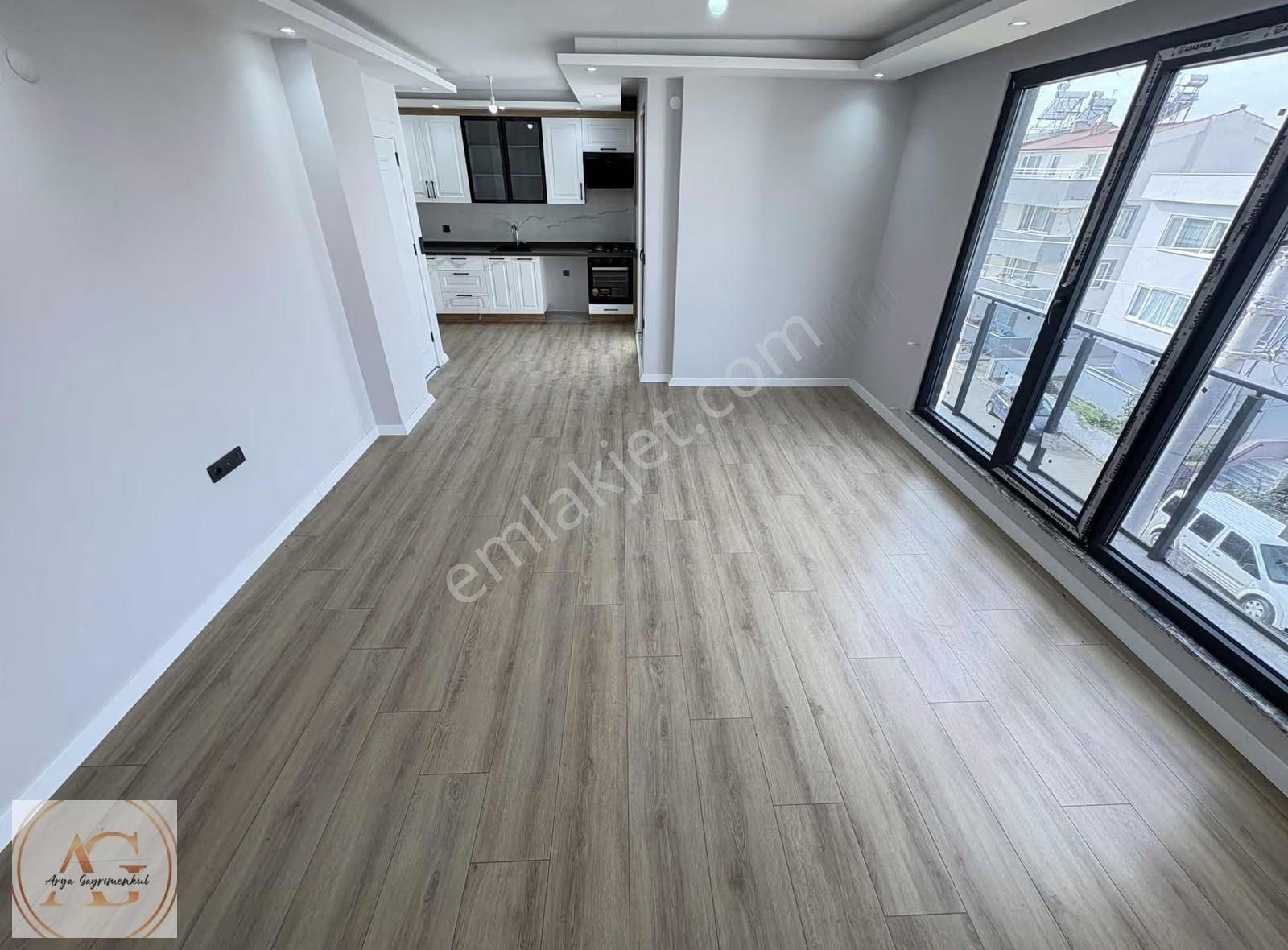Arya'dan Küçükkuyu'da Şık Tasarımlı 2+1 Lüks Daire - Görsel 21