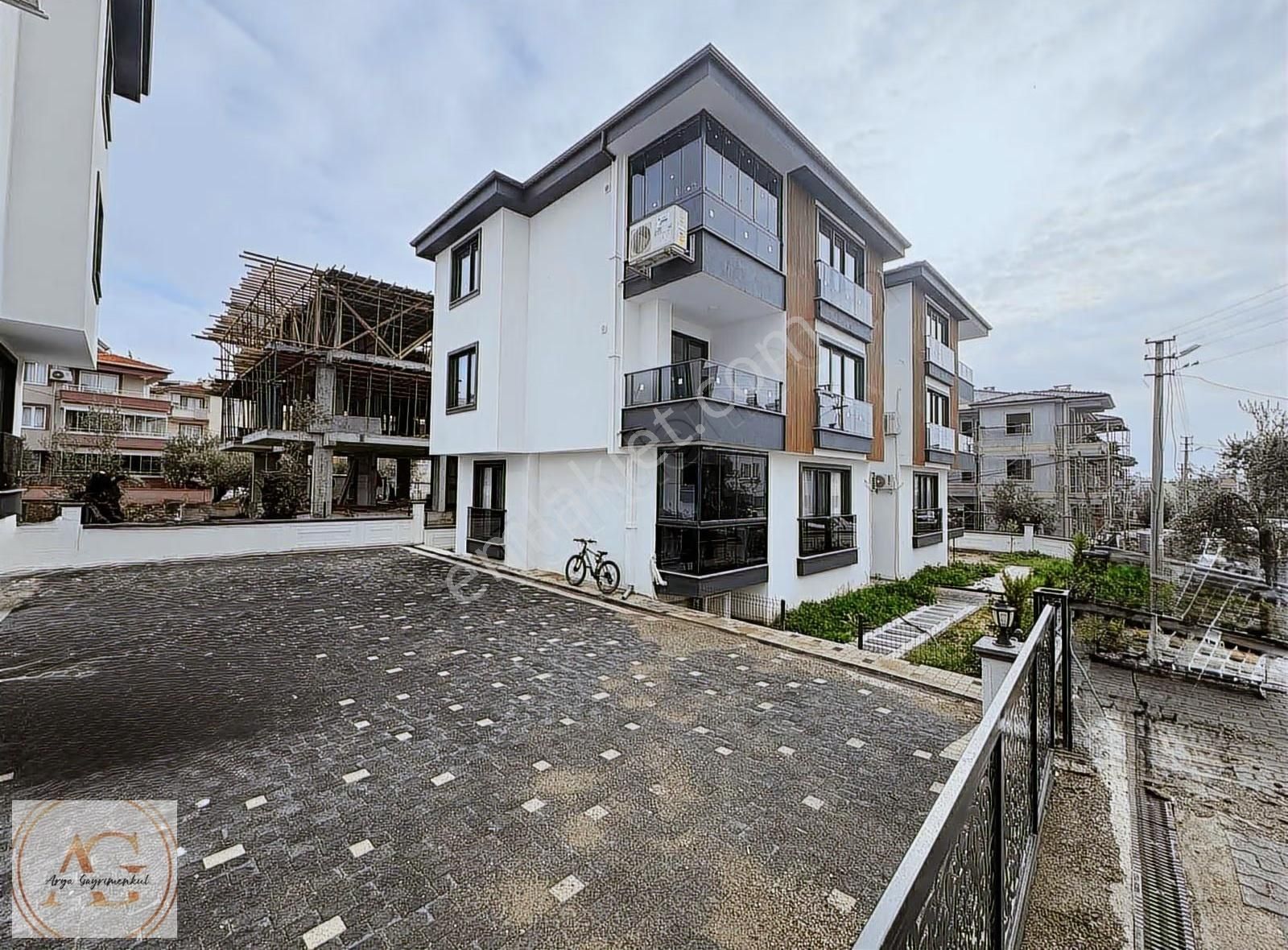 Arya'dan Küçükkuyu'da Şık Tasarımlı 2+1 Lüks Daire - Görsel 20