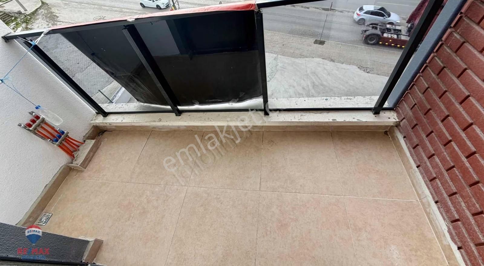 Satılık | Ömürevleri'nde Ara Kat Güney Cephe Sıfır Y.ısıtma 1+1 - Görsel 9