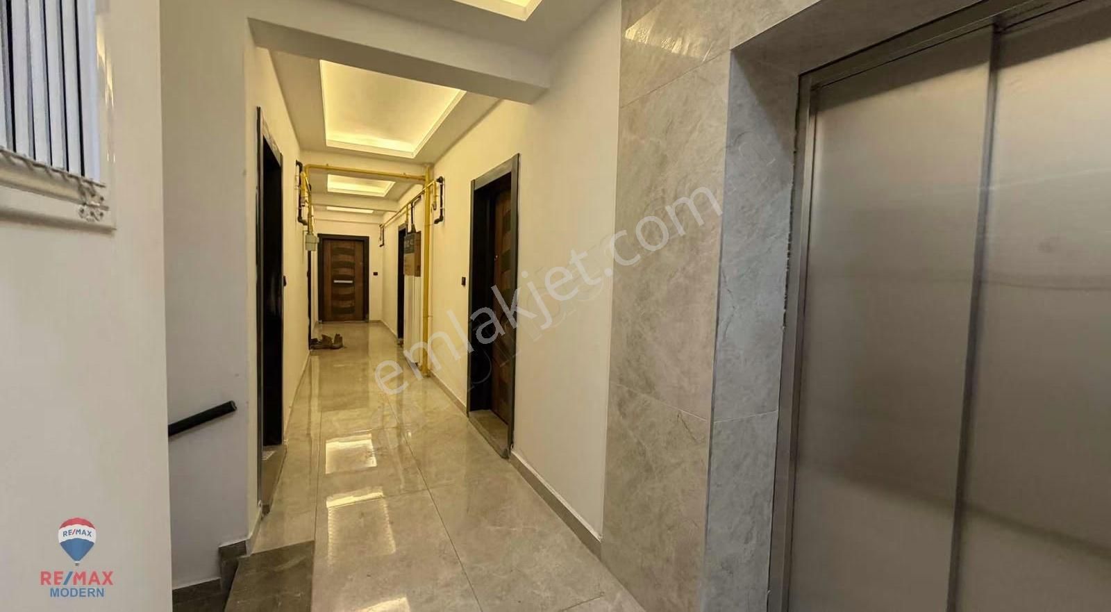 Satılık | Ömürevleri'nde Ara Kat Güney Cephe Sıfır Y.ısıtma 1+1 - Görsel 4