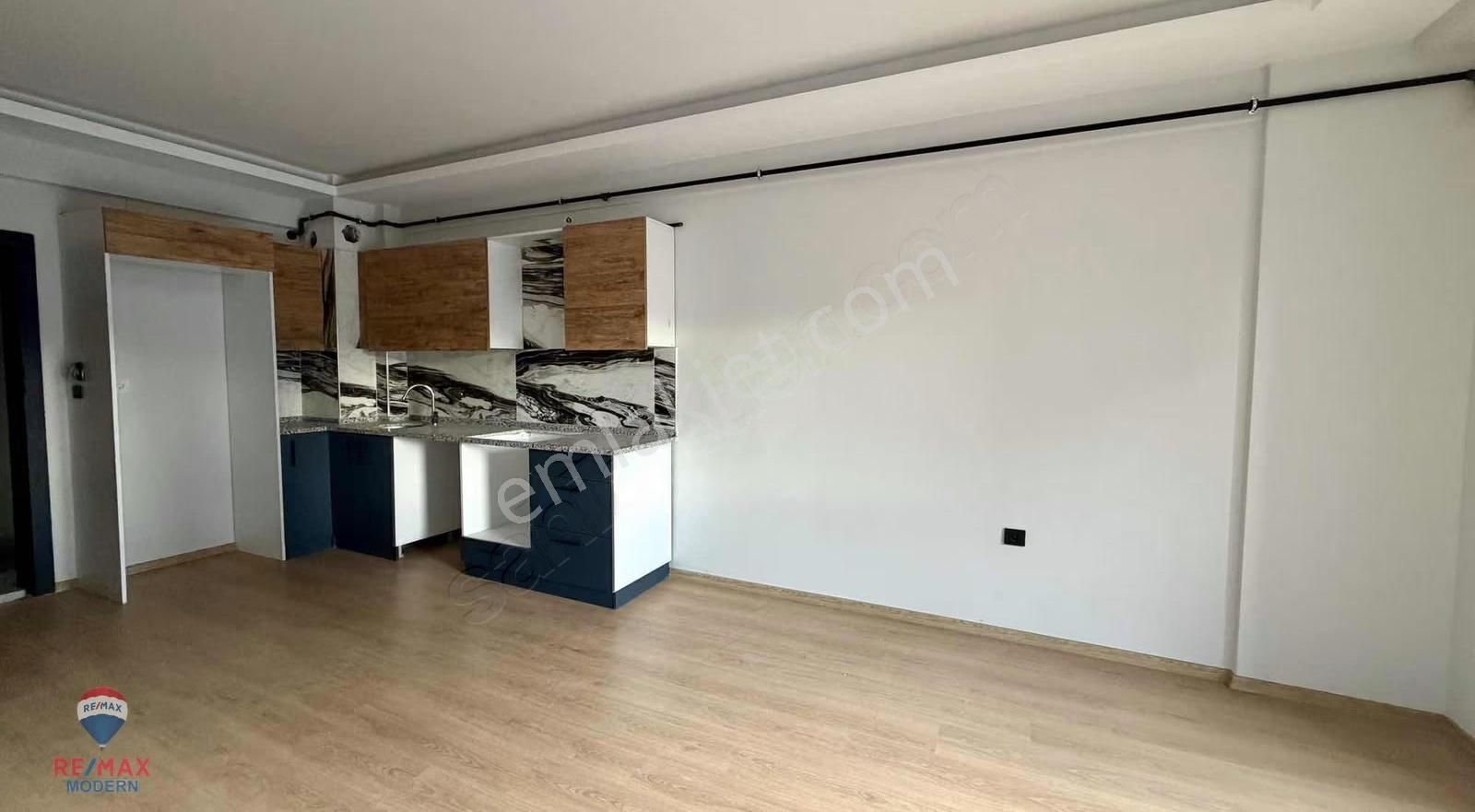 Satılık | Ömürevleri'nde Ara Kat Güney Cephe Sıfır Y.ısıtma 1+1 - Görsel 15