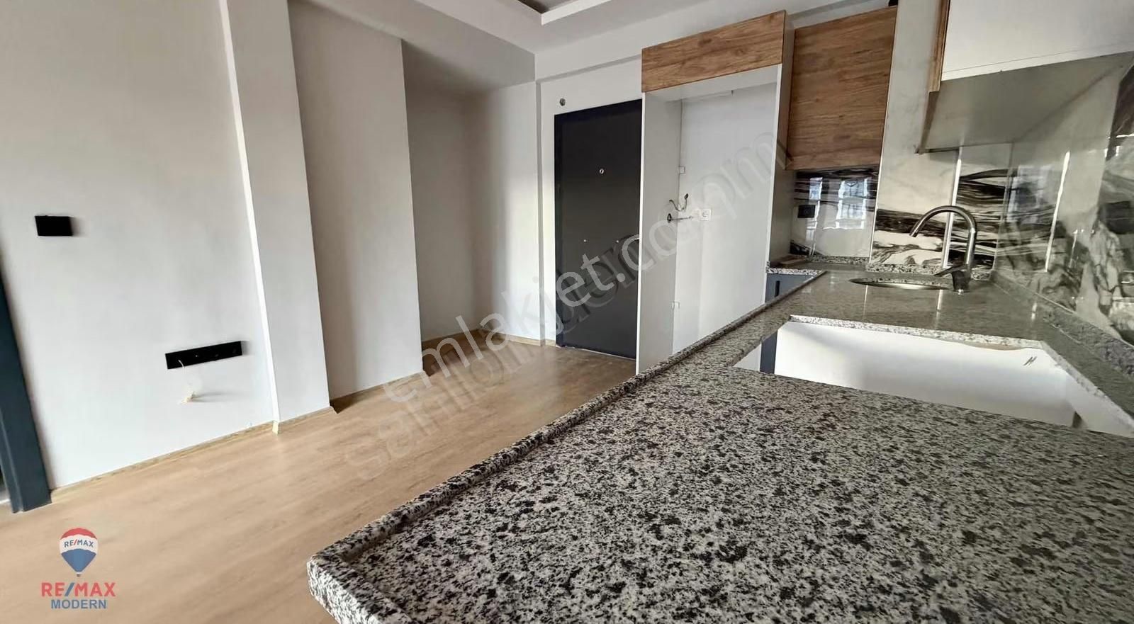 Satılık | Ömürevleri'nde Ara Kat Güney Cephe Sıfır Y.ısıtma 1+1 - Görsel 26