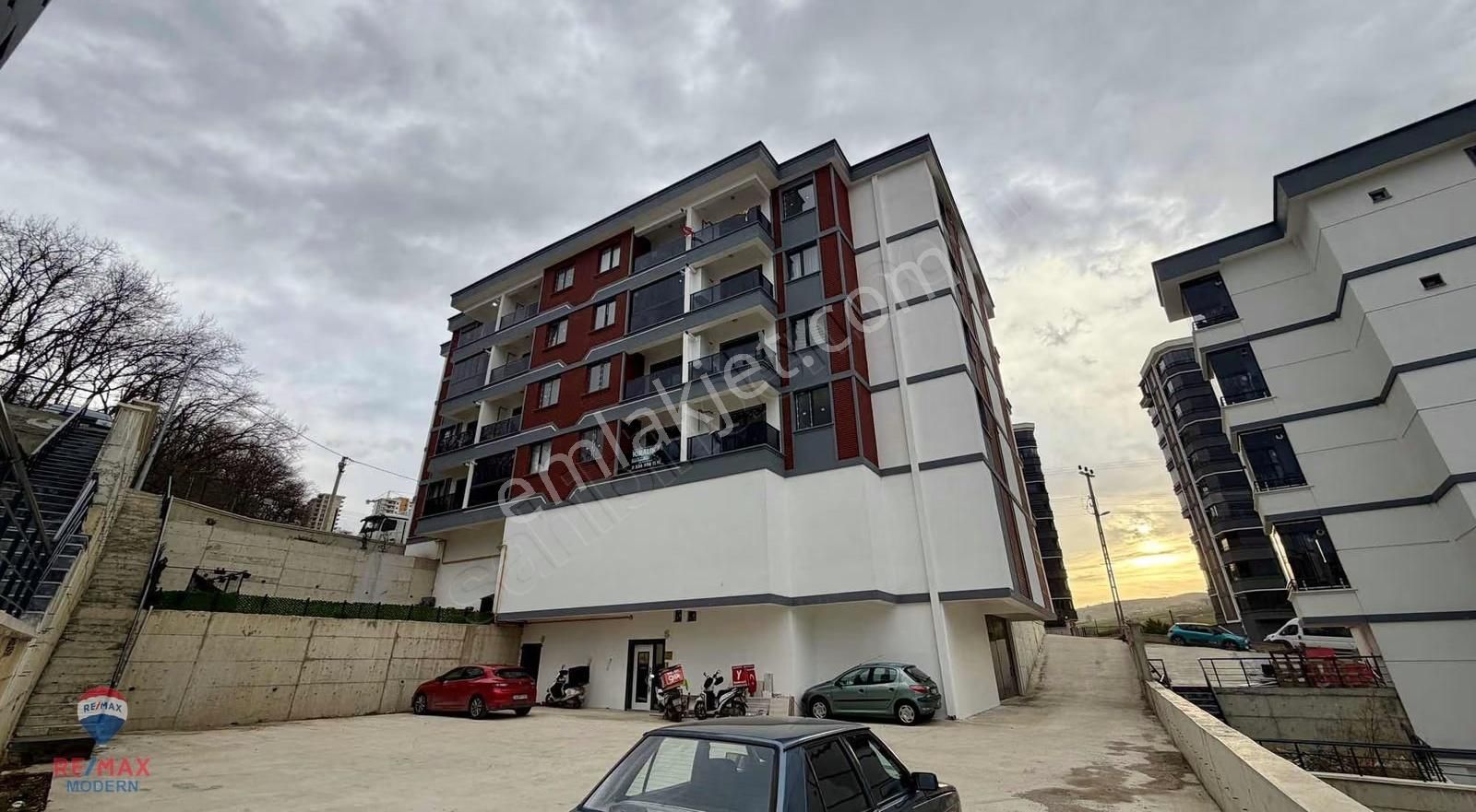 Satılık | Ömürevleri'nde Ara Kat Güney Cephe Sıfır Y.ısıtma 1+1 - Görsel 10