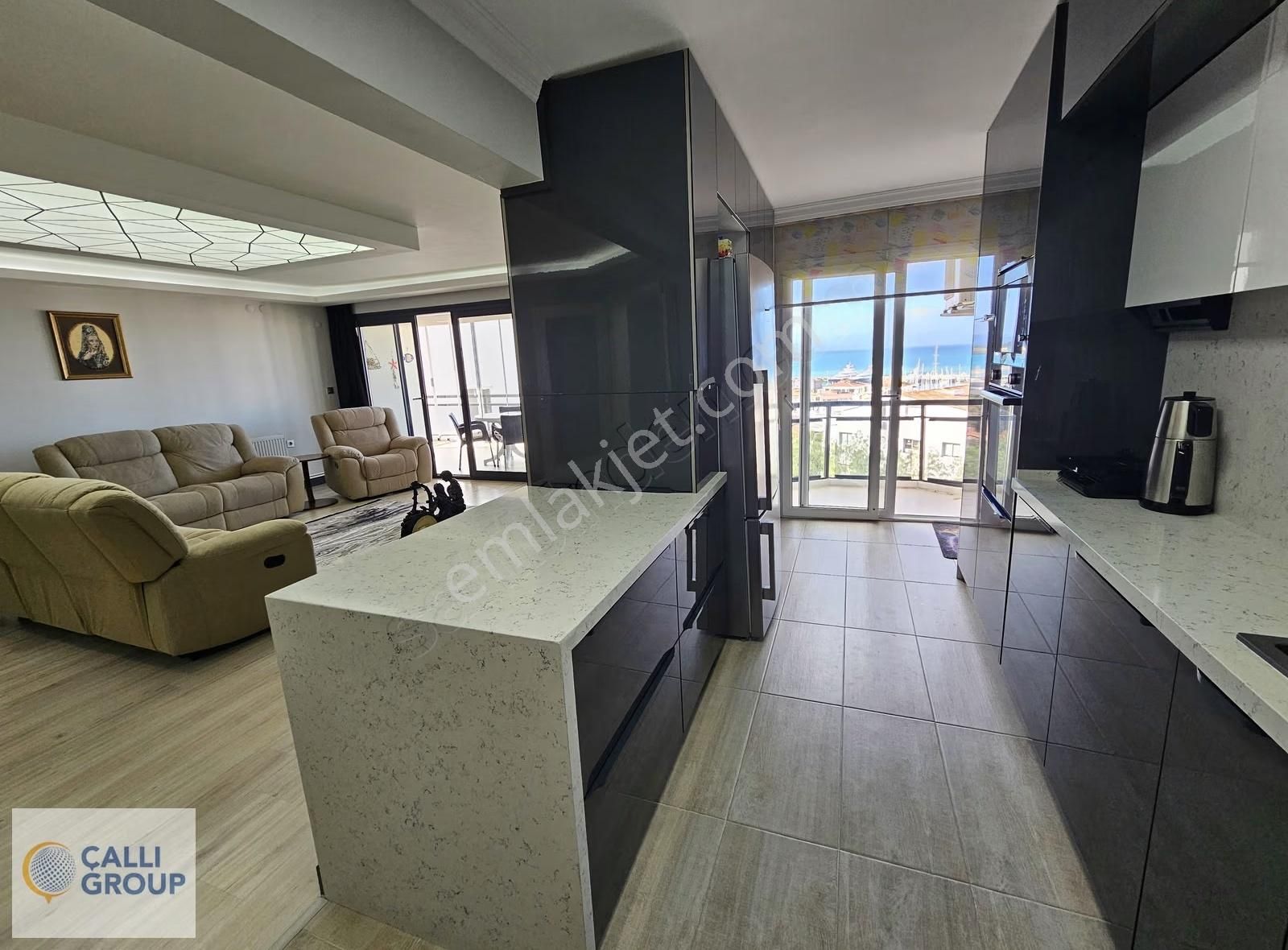 Kuşadası Marina'da Satılık Deniz Manzaralı 4+1 Bakımlı Daire - Görsel 11