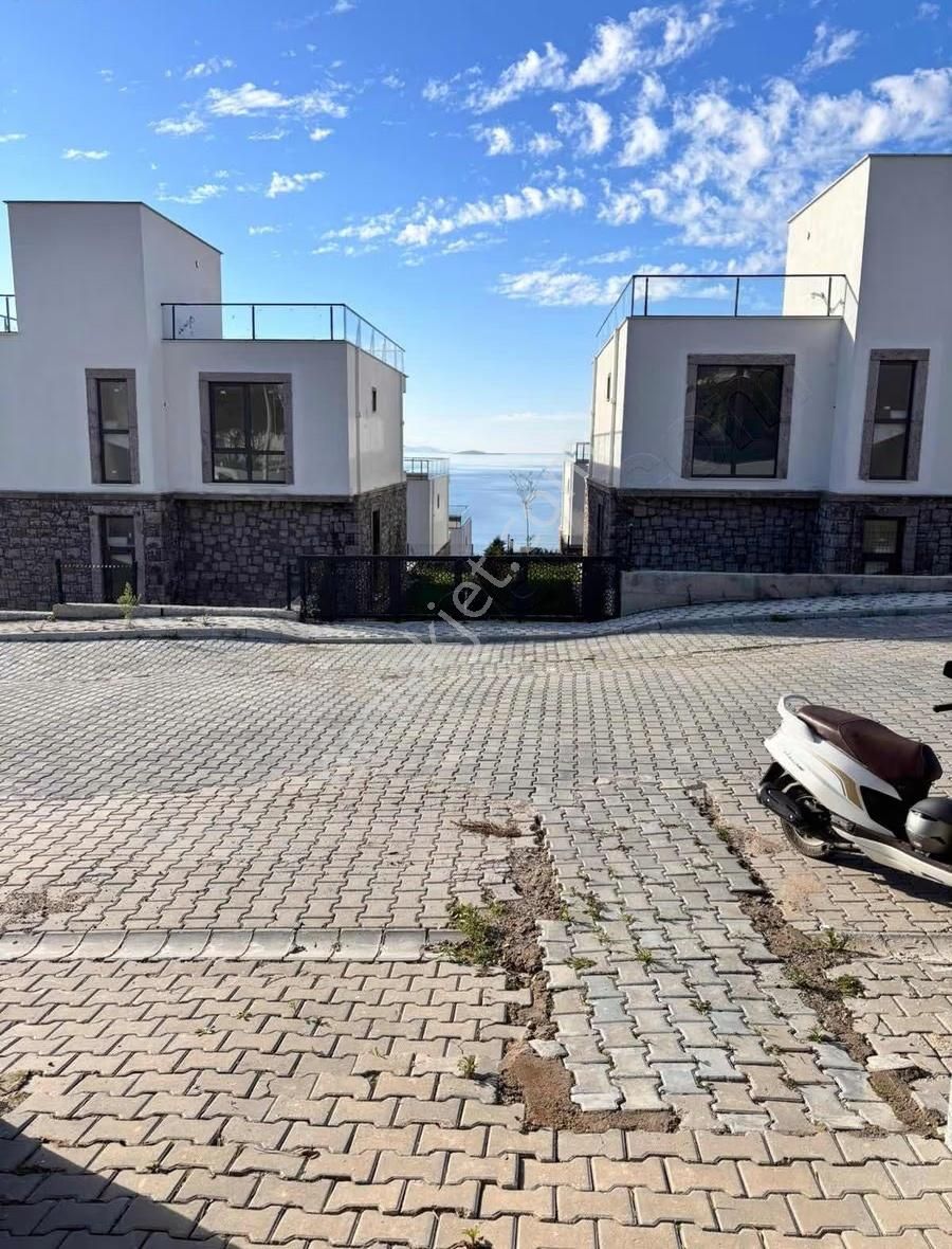 Neşe Emlak Tan Gömeç Sahilde Satılık Villa - Görsel 23