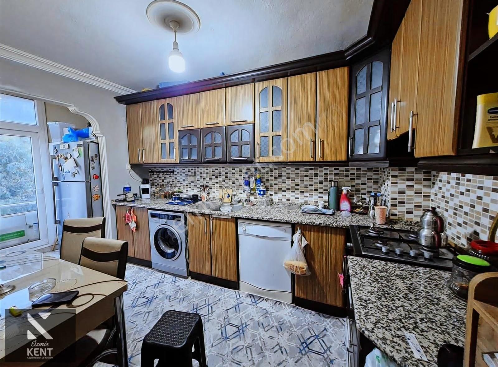 Kemalpaşa M. Akif Ersoy Satılık 3+1 Daire 130 M2 Arakat Doğalgaz