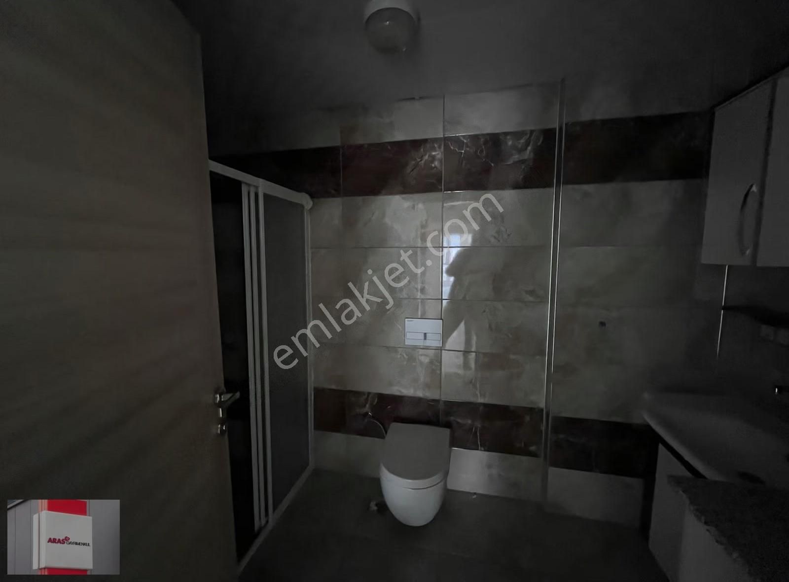 Erenler Mahallesinde Site İçi Sıfır Ayarında Bakımlı Geniş 3+1 - Görsel 32