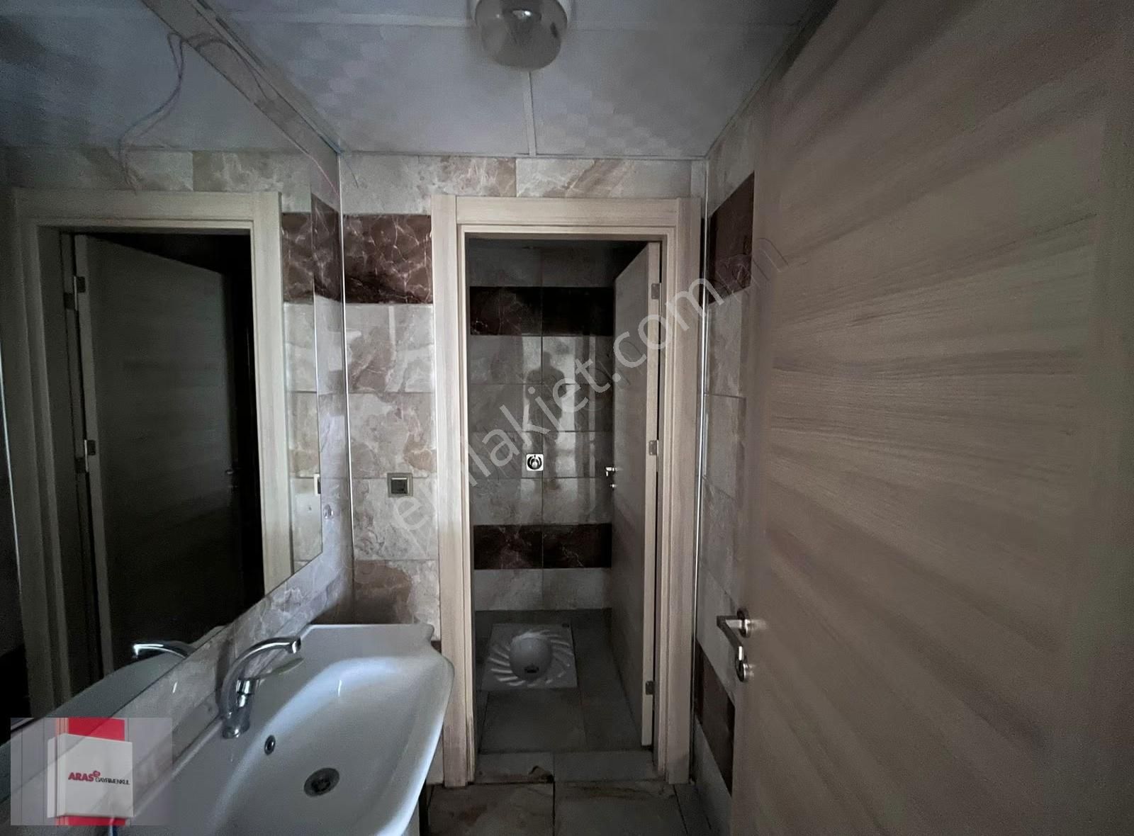 Erenler Mahallesinde Site İçi Sıfır Ayarında Bakımlı Geniş 3+1 - Görsel 8