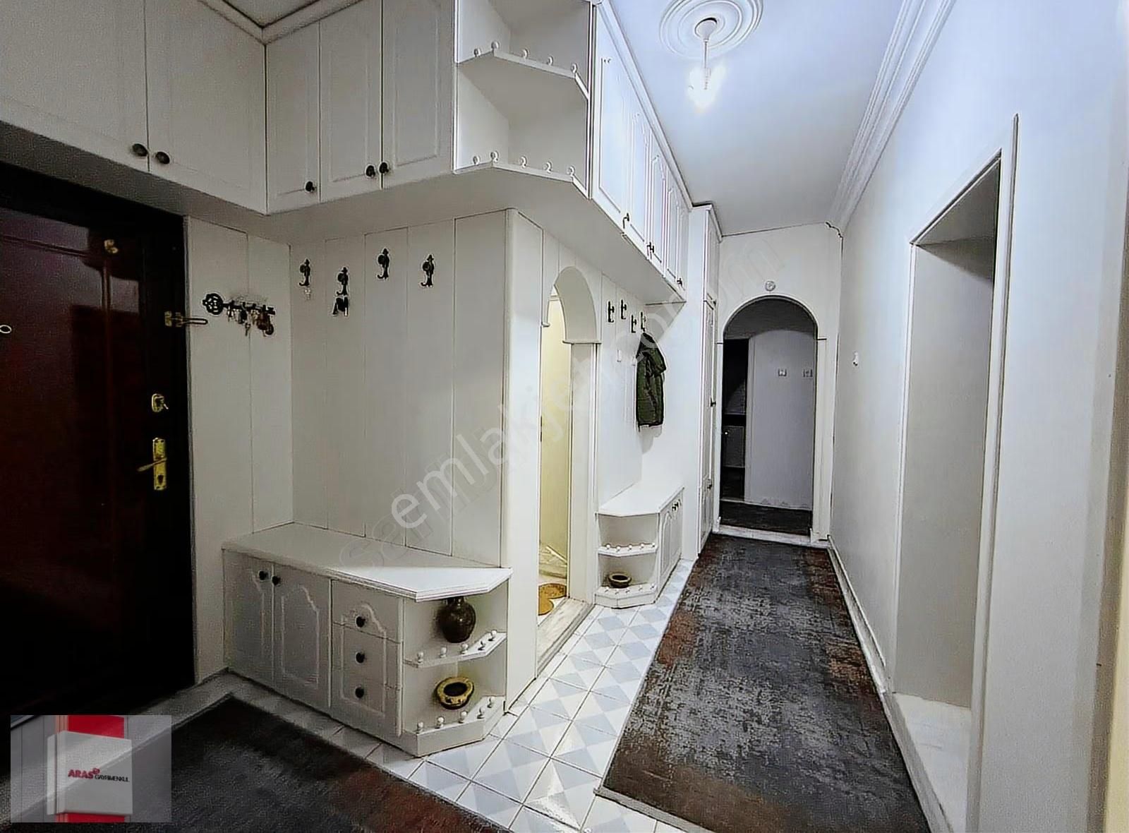 Aydınlık Evler Mahallesinde Geniş Bakımlı 3+1 Ara Kat Daire - Görsel 22