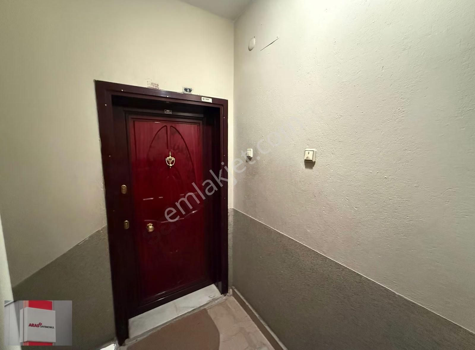 Aydınlık Evler Mahallesinde Geniş Bakımlı 3+1 Ara Kat Daire - Görsel 4