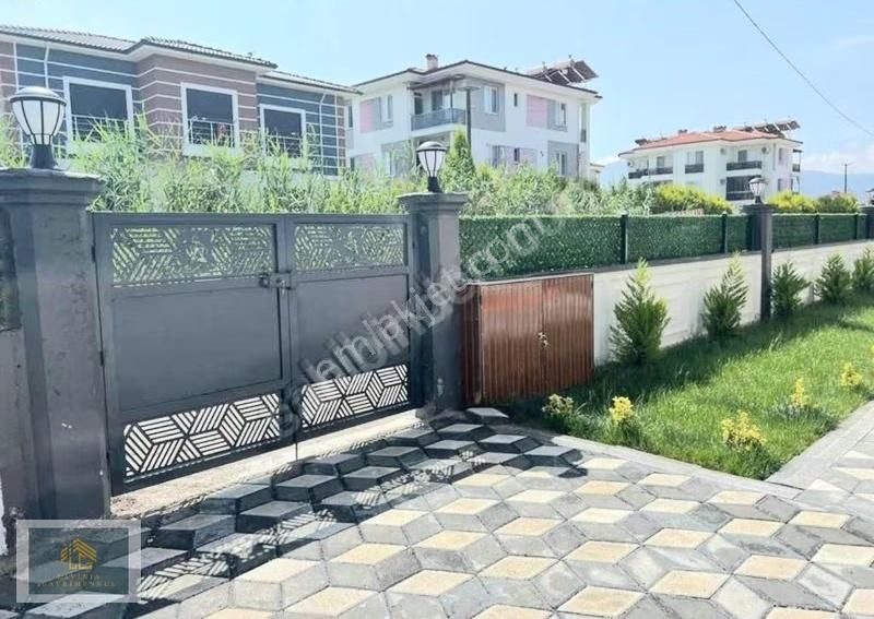 Havuzlu Sitede Harika 1+1 Satılık Daire - Görsel 11