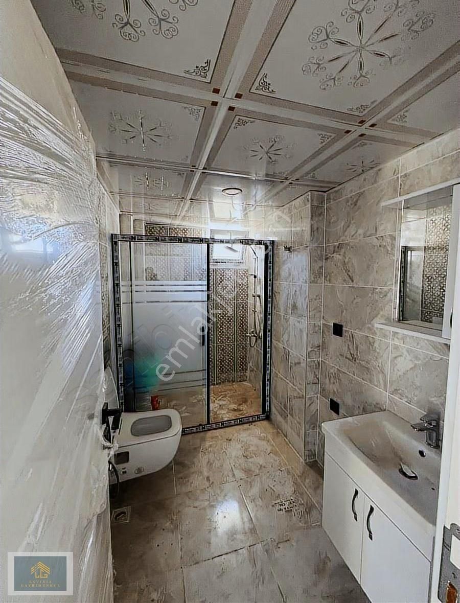 Giriş Kat 2 +1 Ebebeyn Banyolu Satılık Daire - Görsel 8