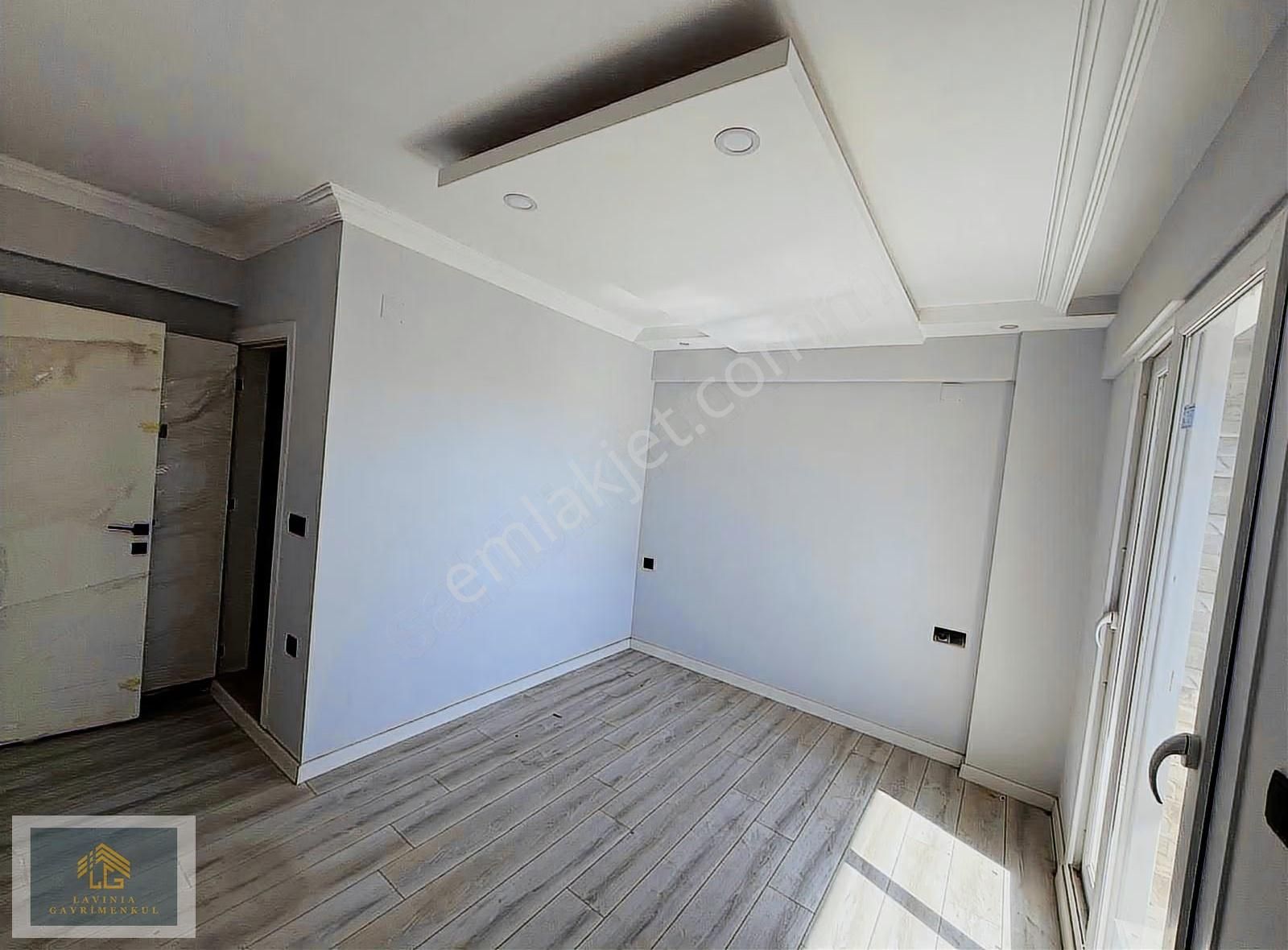 Giriş Kat 2 +1 Ebebeyn Banyolu Satılık Daire - Görsel 11