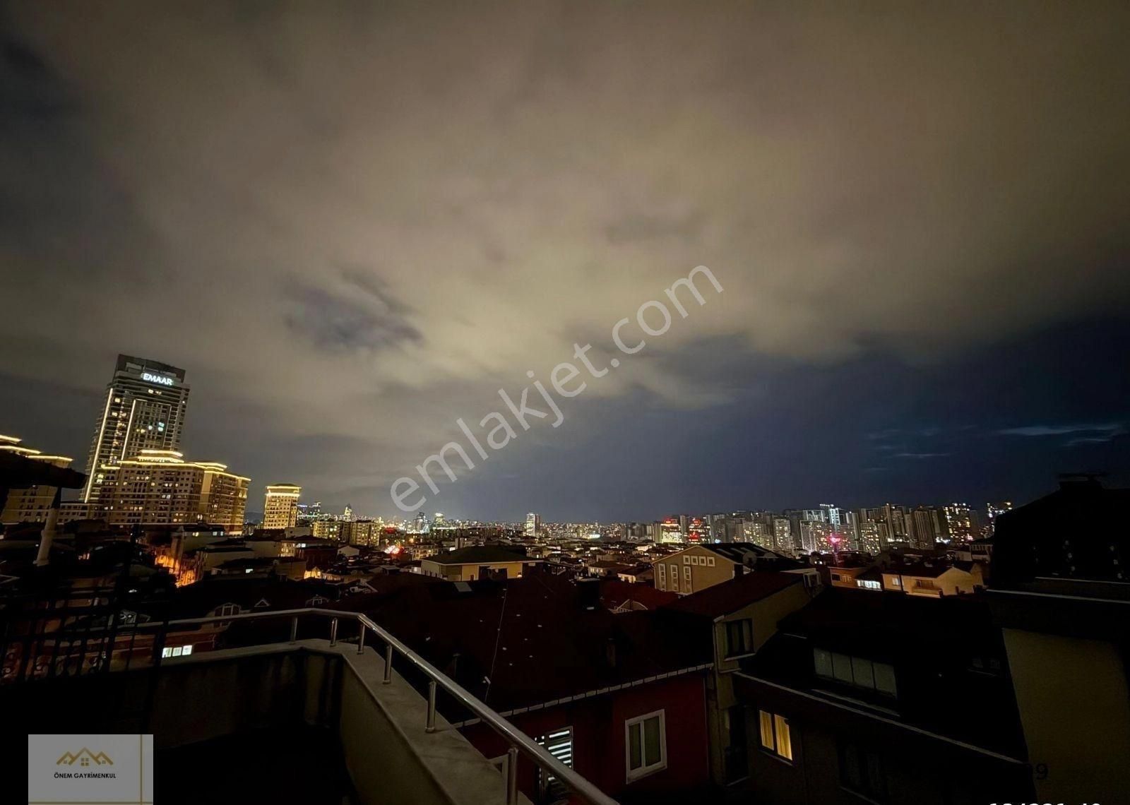 Ünalan Mahallesi'nde Muhteşem Çatı Dubleks Çift Girişli Daire