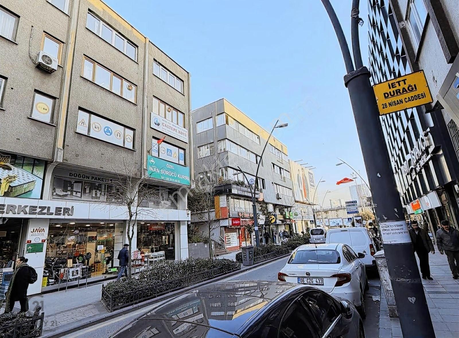 Merkezi Lokasyon-ana Arter Üzerinde Metrobüs Bağlantılı Ofis - Görsel 13