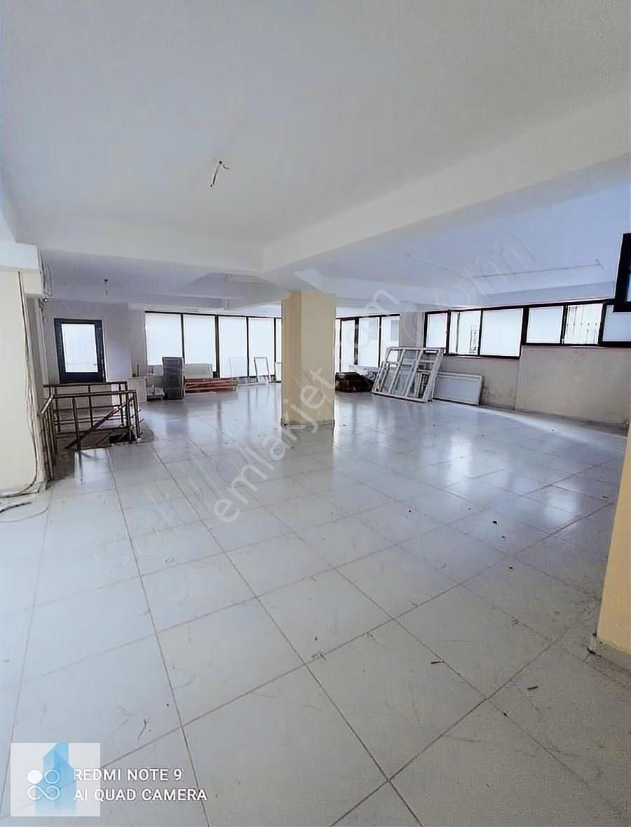 Zeytinburnun Da Satılık 300 M2 İşyeri,merkezi Konum Da Yeni Bina