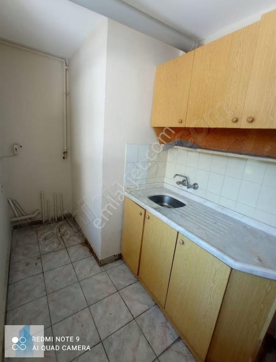 Bağcılar Merkez De Meydana Yakın Satılık 300 M2 İşyeri - Görsel 8