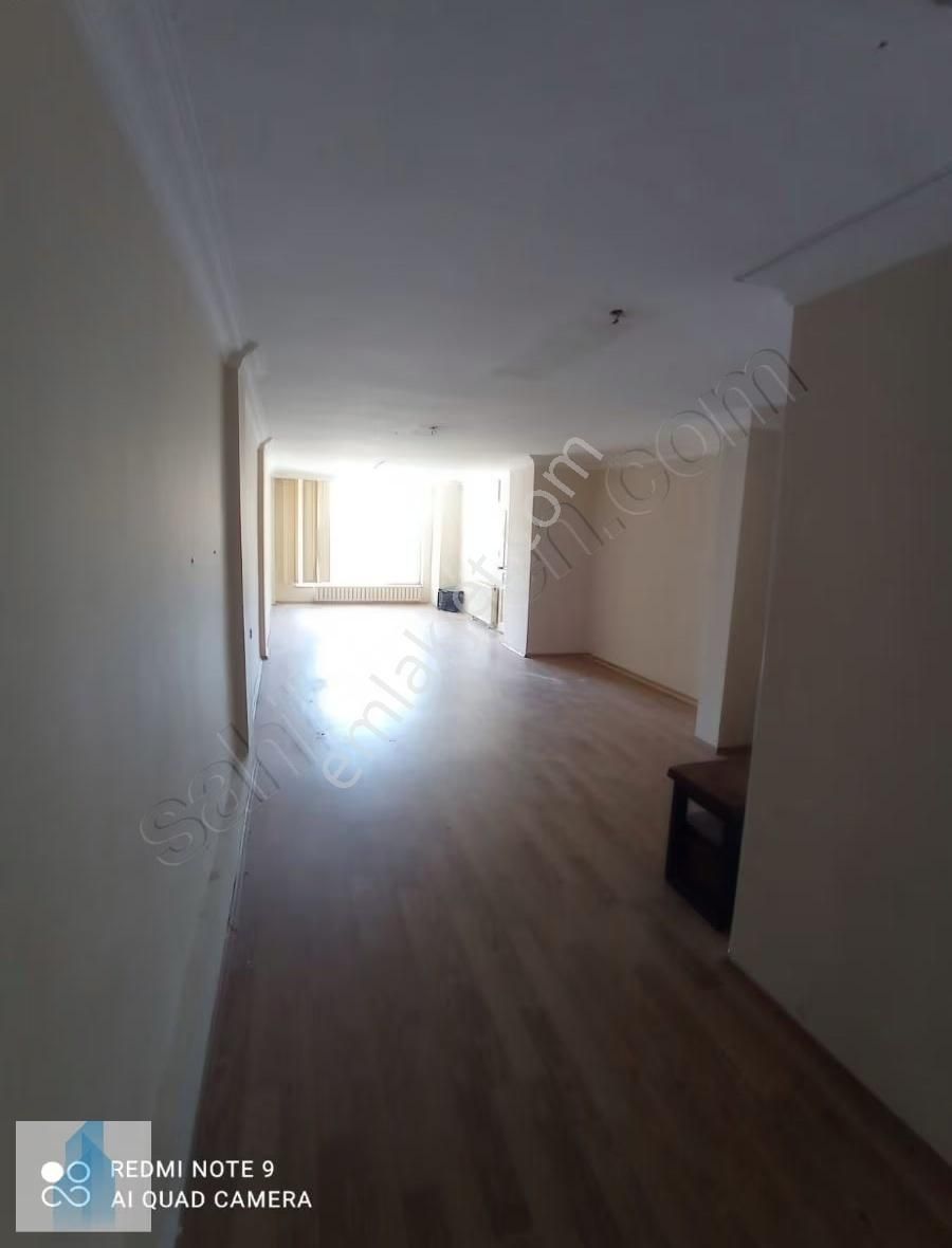 Bağcılar Merkez De Meydana Yakın Satılık 300 M2 İşyeri - Görsel 3