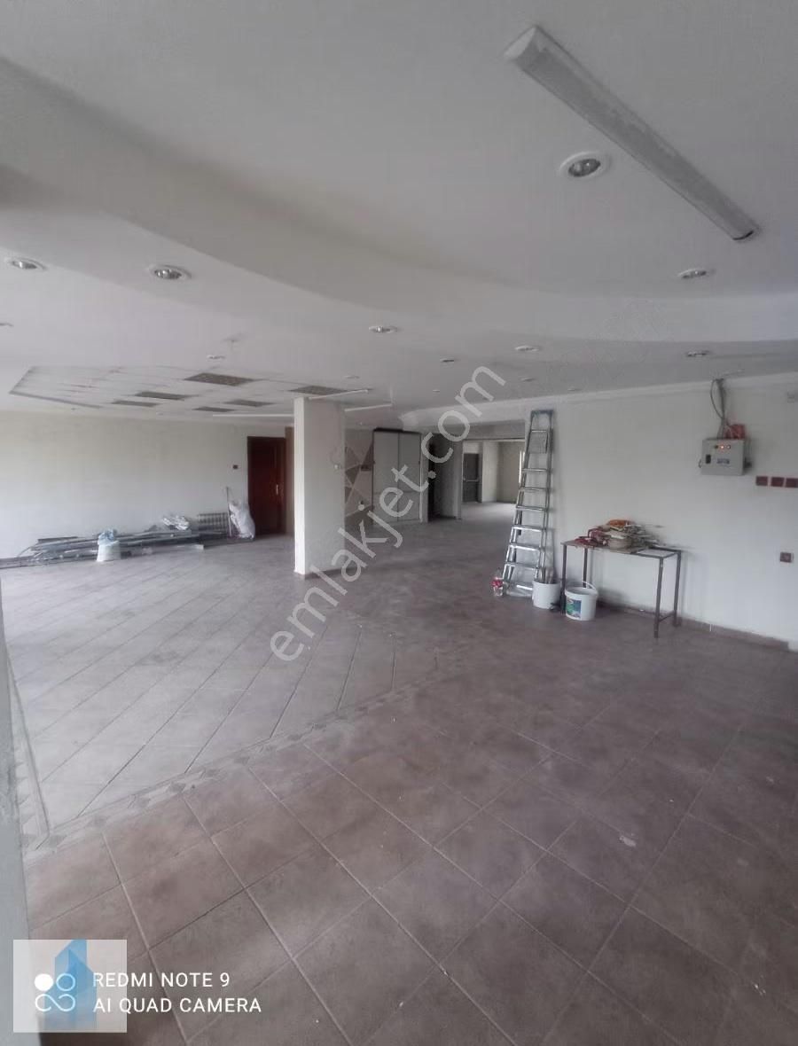 Bağcılarda Kiralık Cadde Üstü 300m2 İşyeri Birçok Sektöre Uygun - Görsel 15