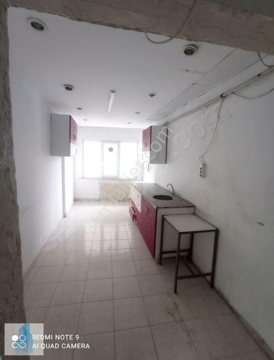Bağcılarda Kiralık Cadde Üstü 300m2 İşyeri Birçok Sektöre Uygun - Görsel 9