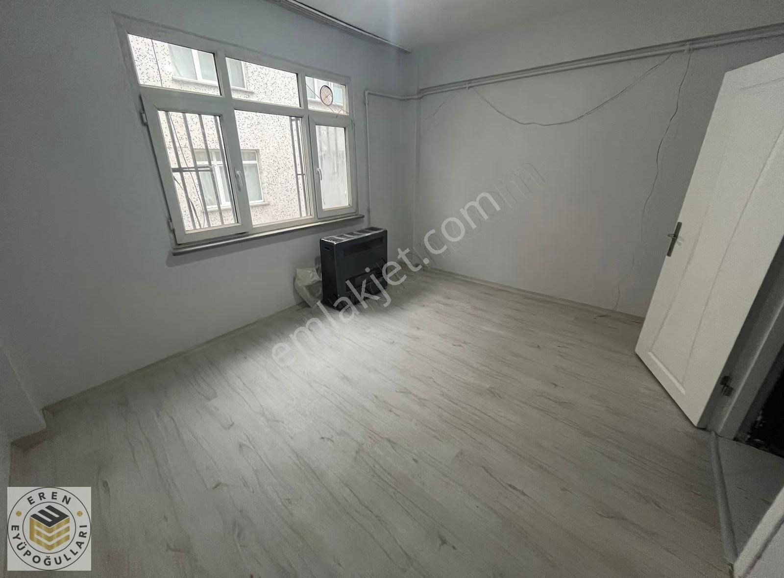 B.paşa Orta Mah. 1+1 Eski Bina Ama İçi Full Yenilenmiş Kiralık