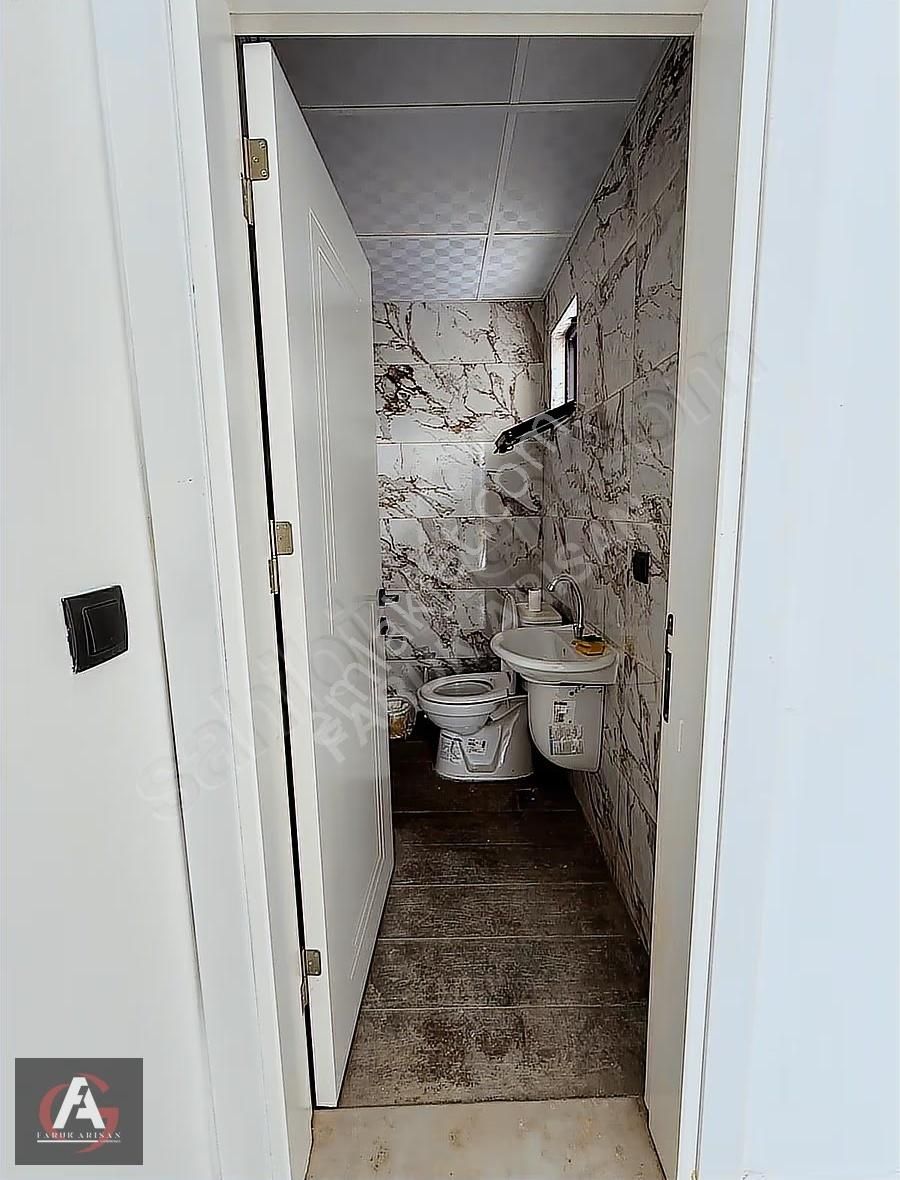 Finike Kum Mahallesi En Gözde Konumda Satılık Asma Katlı Dükkan