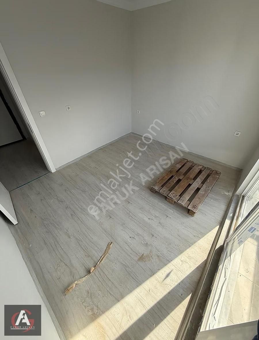 Faruk Arısan'dan Denize Yakın Deniz Manzaralı Oturuma Hazır 1+1 - Görsel 3