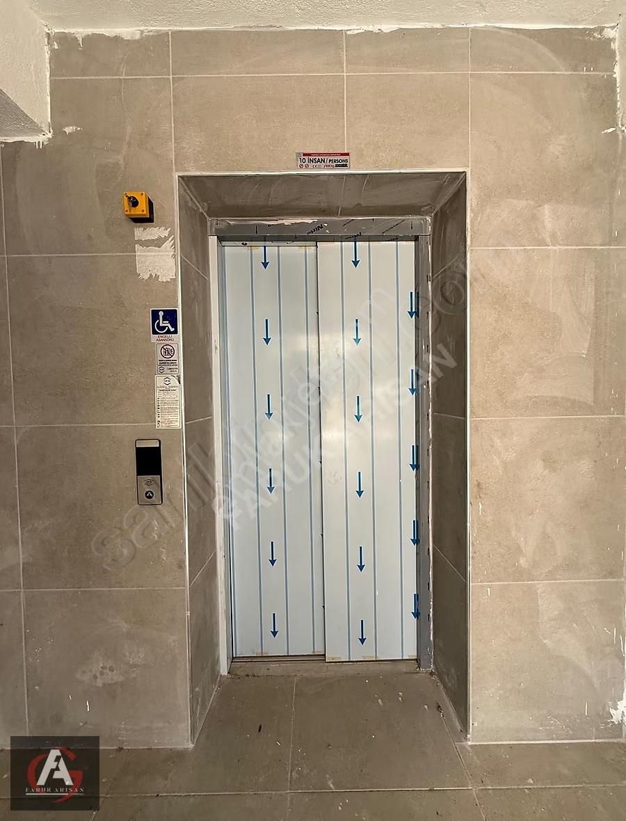 Faruk Arısan'dan Denize Yakın Deniz Manzaralı Oturuma Hazır 1+1 - Görsel 23