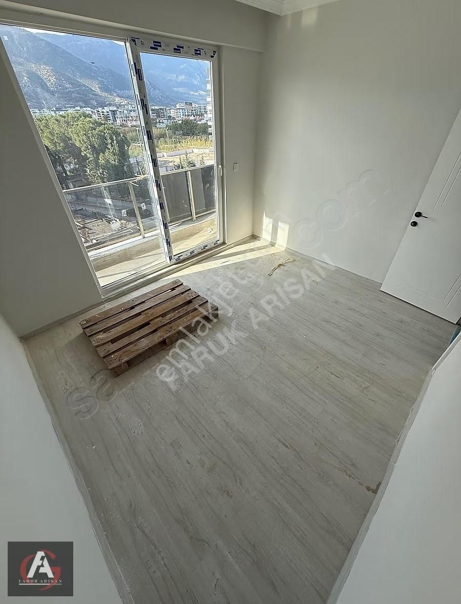 Faruk Arısan'dan Denize Yakın Deniz Manzaralı Oturuma Hazır 1+1 - Görsel 5