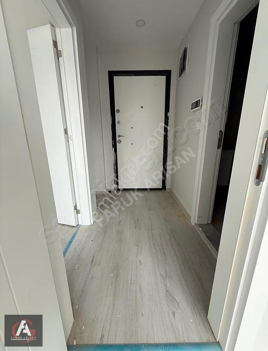 Faruk Arısan'dan Denize Yakın Deniz Manzaralı Oturuma Hazır 1+1 - Görsel 17