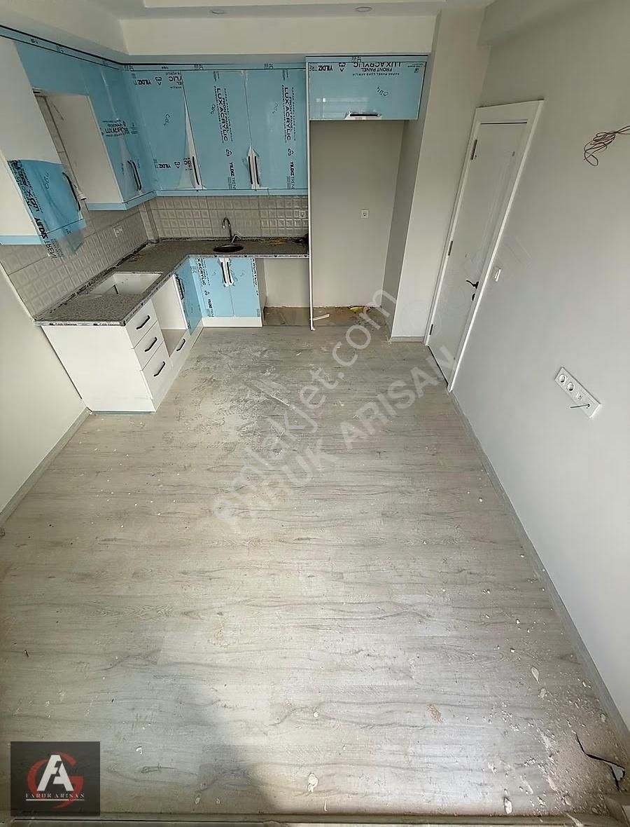 Faruk Arısan'dan Denize Yakın Deniz Manzaralı Oturuma Hazır 1+1 - Görsel 11