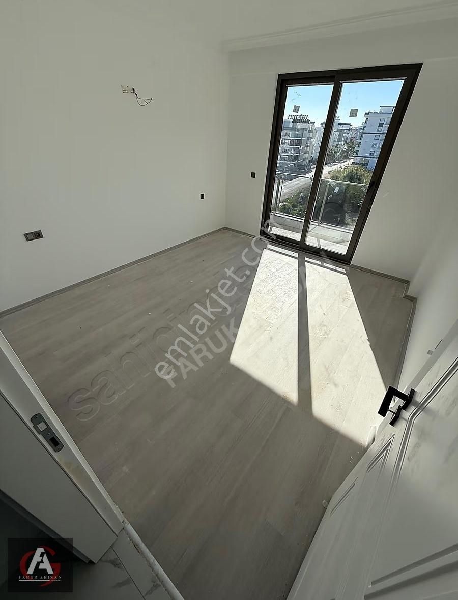 Faruk Arısan'dan Merkezi Konumda Çok Geniş İskanlı Ve Lüx 2+1 - Görsel 13