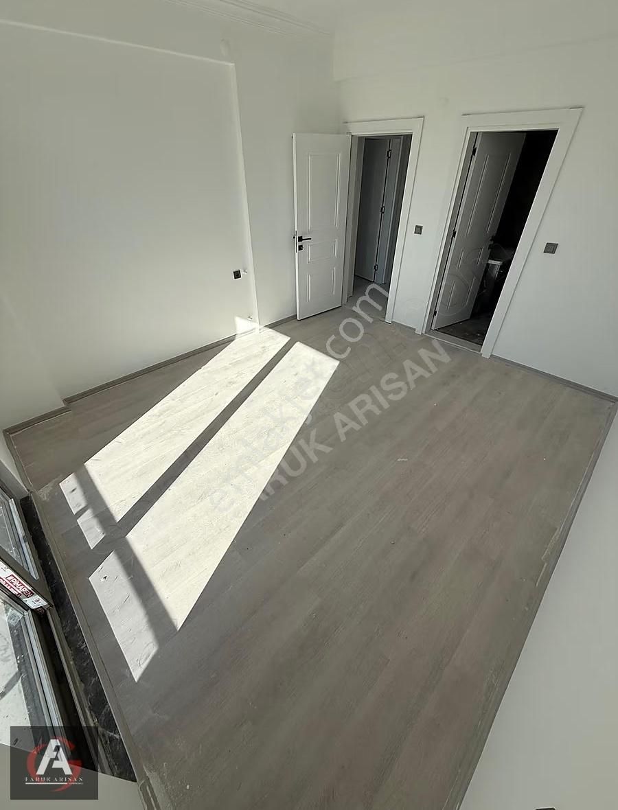 Faruk Arısan'dan Merkezi Konumda Çok Geniş İskanlı Ve Lüx 2+1 - Görsel 3