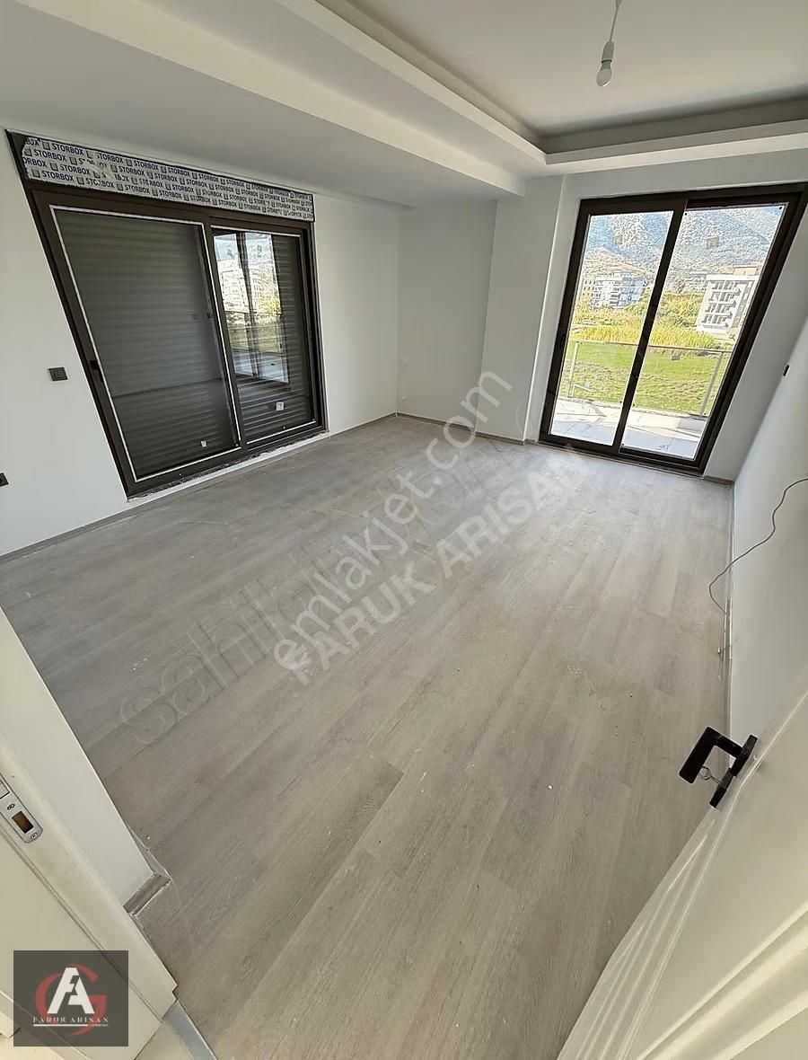 Faruk Arısan'dan Merkezi Konumda Çok Geniş İskanlı Ve Lüx 2+1 - Görsel 20