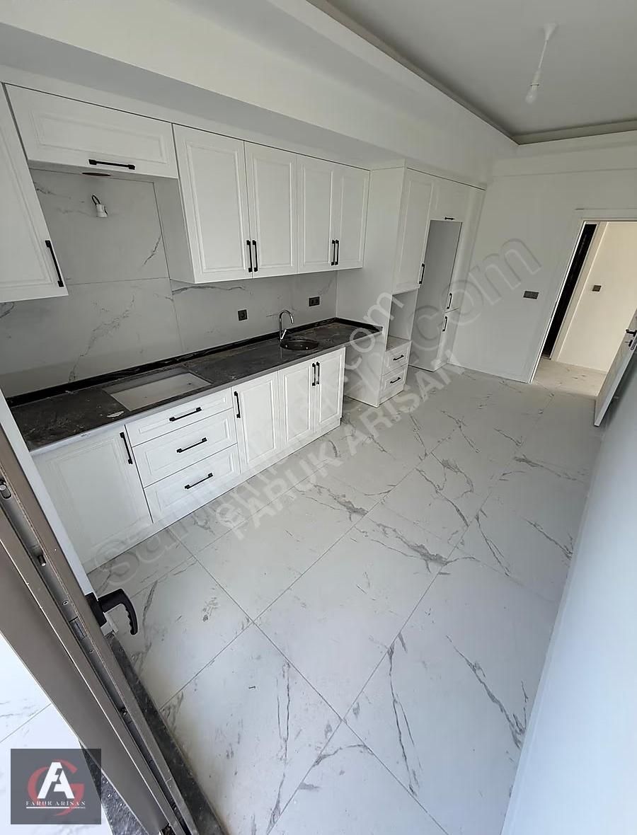 Faruk Arısan'dan Merkezi Konumda Çok Geniş İskanlı Ve Lüx 2+1 - Görsel 19