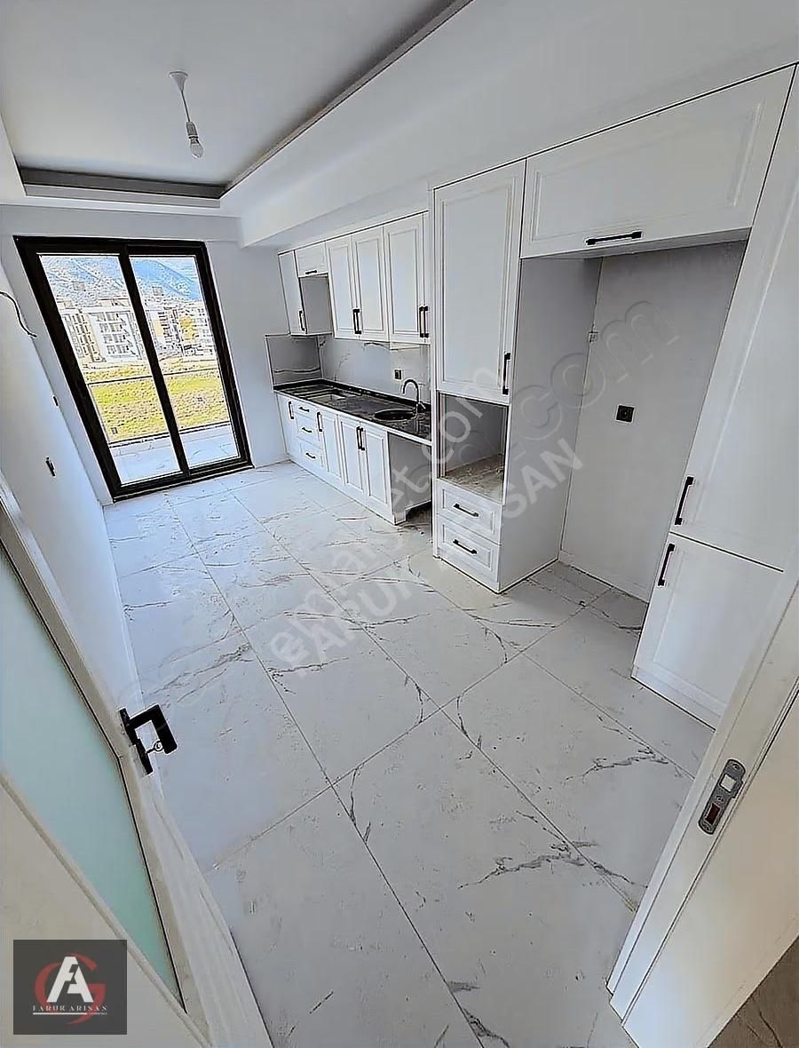 Faruk Arısan'dan Merkezi Konumda Çok Geniş İskanlı Ve Lüx 2+1 - Görsel 18