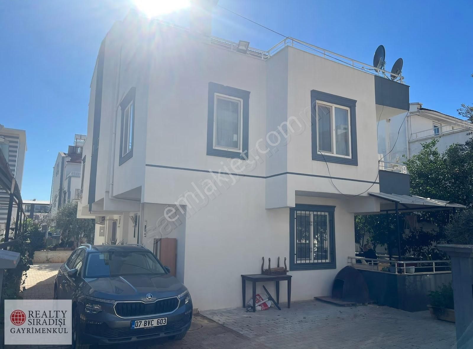 Realty Sıradışı'ndan Daire Fiyatına 4+1 Satılık Triplex Villa !