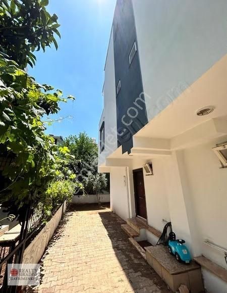 Realty Sıradışı'ndan Daire Fiyatına 4+1 Satılık Triplex Villa ! - Görsel 2