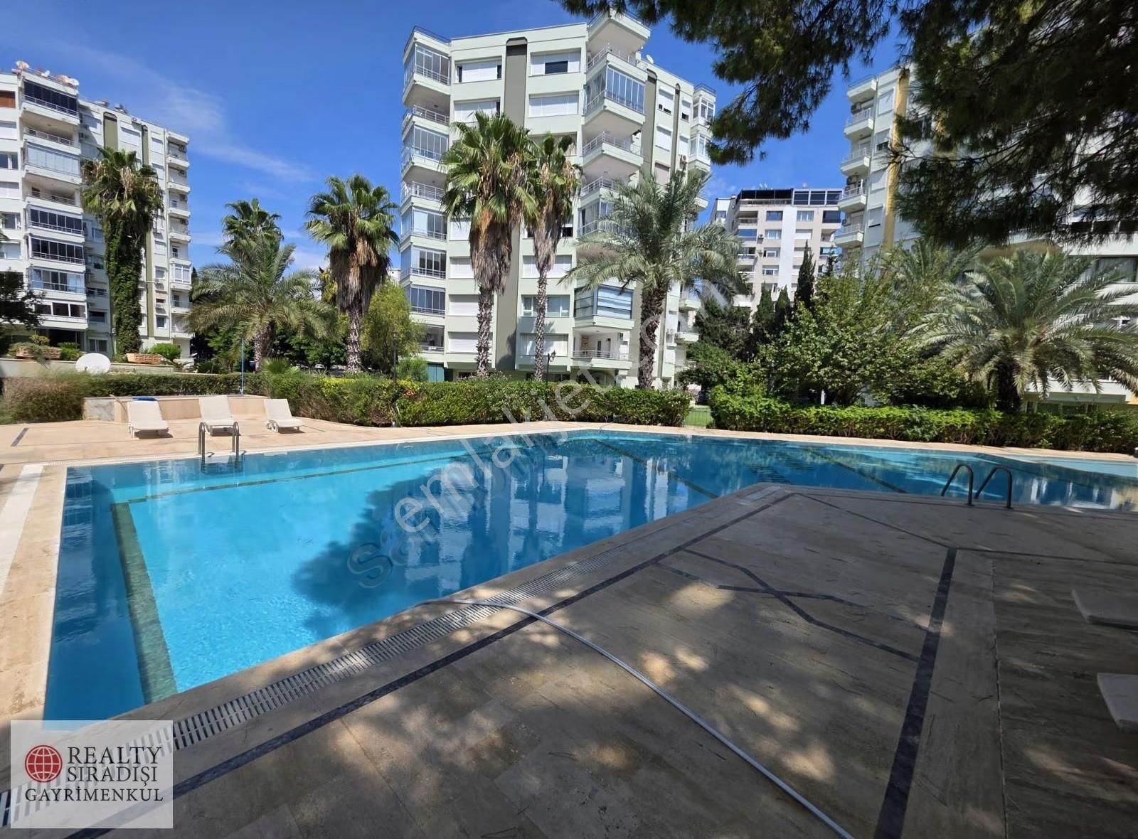 Fener Mh Eski Lara Yolu Denize Sıfır Kiralık 3+1 Daireler