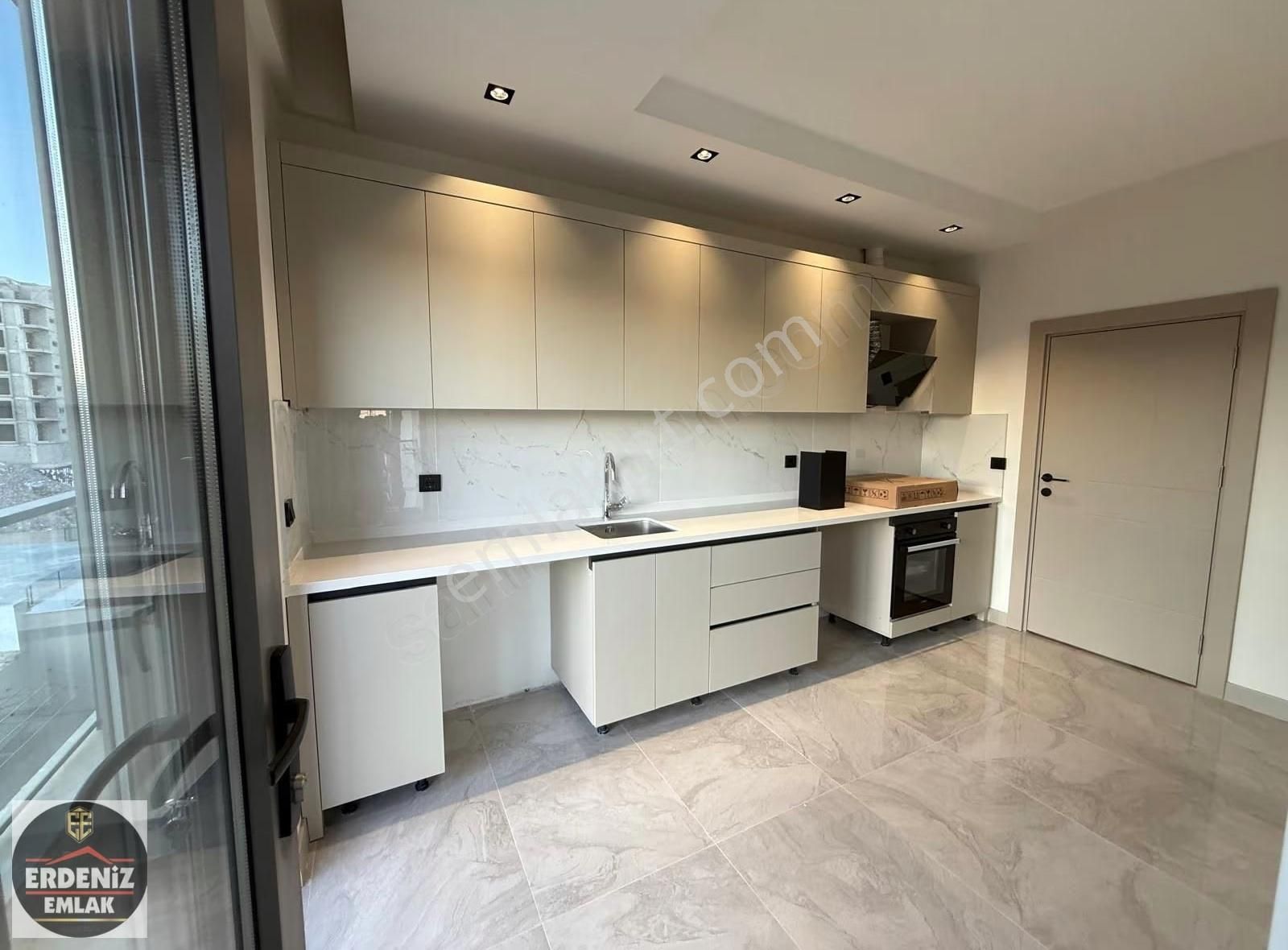 Çankaya Mh Havuzlu 2+1 100m2 Full+full Kat Seçenekli Daireler