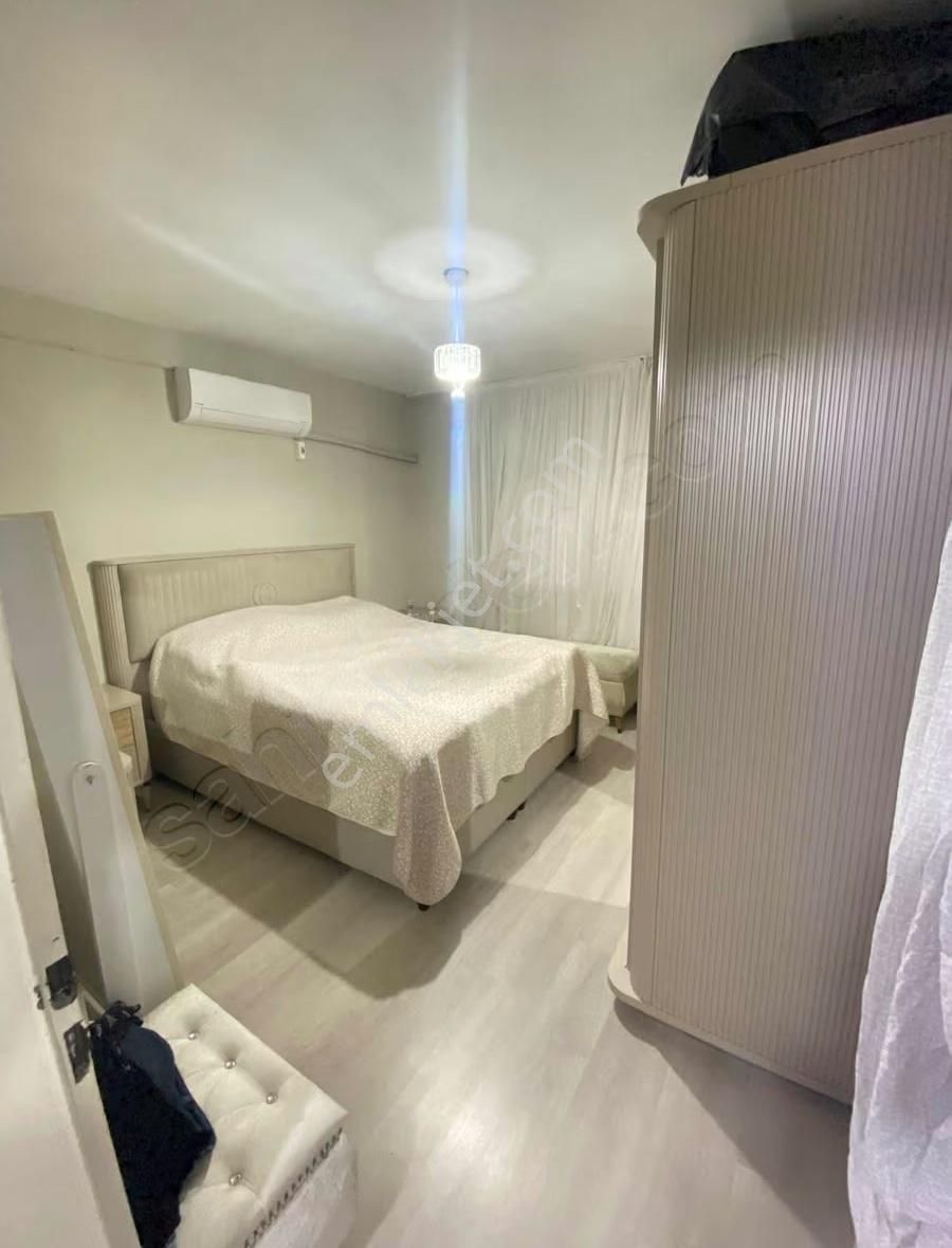 Afet Evlerinde İç Dış Yanilenmiş Satılık Daire - Görsel 11