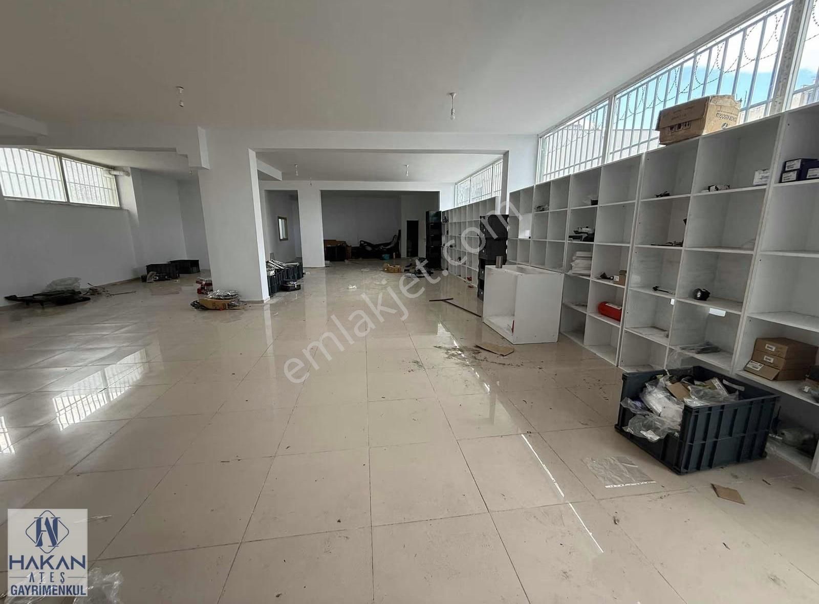 Hakan Ateş"ten Otosansitte Ana Cadde Üzeri Kiralık Dükkan - Görsel 3